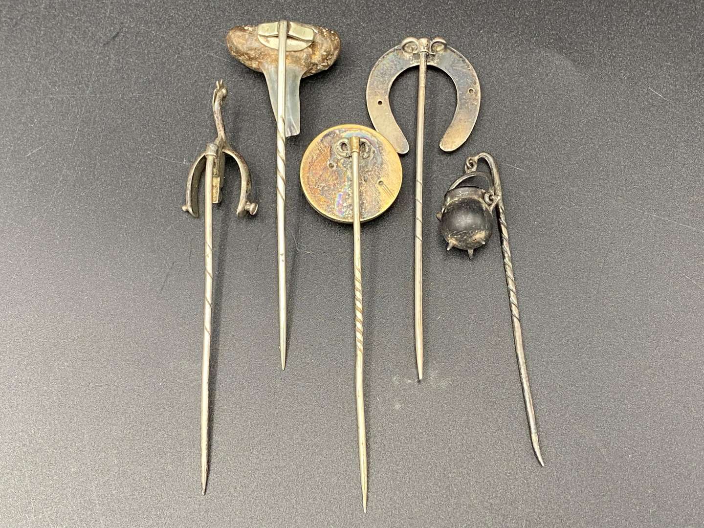<p>STICK PINS X 5&nbsp;</p>