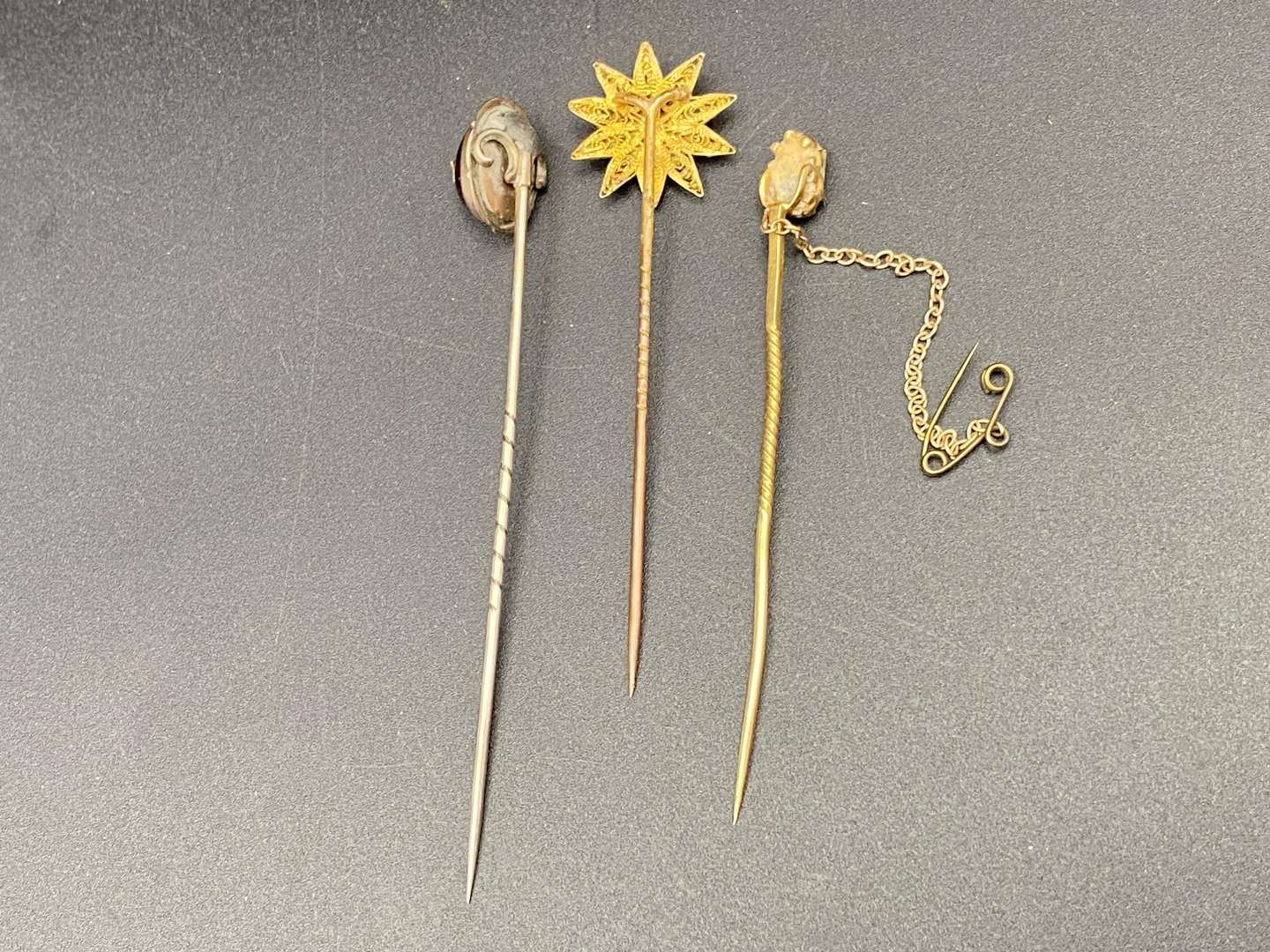 <p>STICK PINS X 3</p>