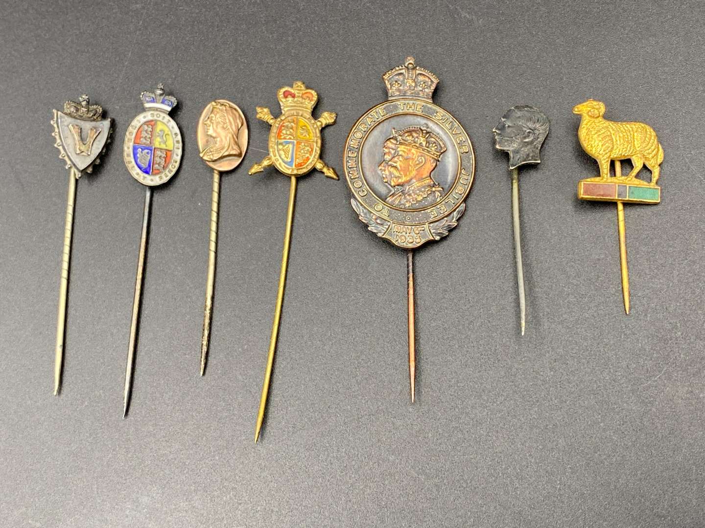 <p>STICK PINS X 8</p>