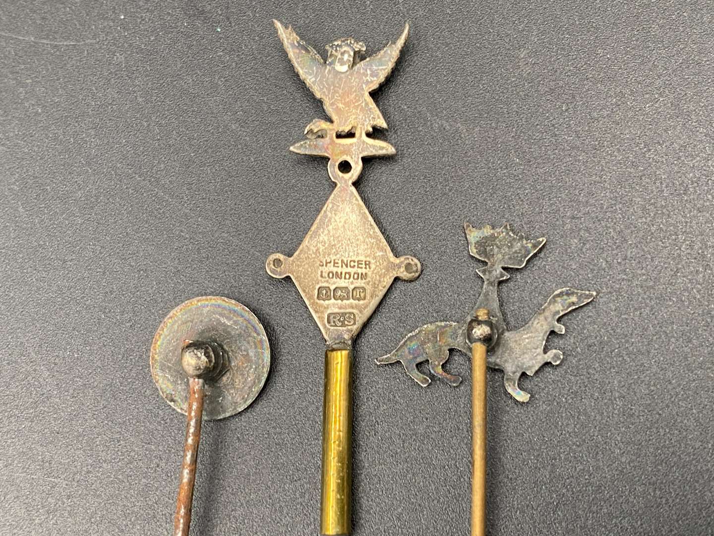 <p>STICK PINS X 3&nbsp;</p>