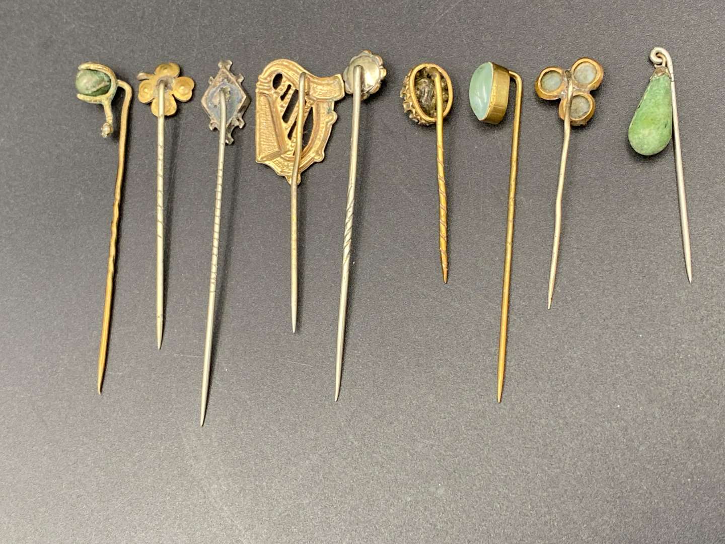 <p>STICK PINS X 9</p>