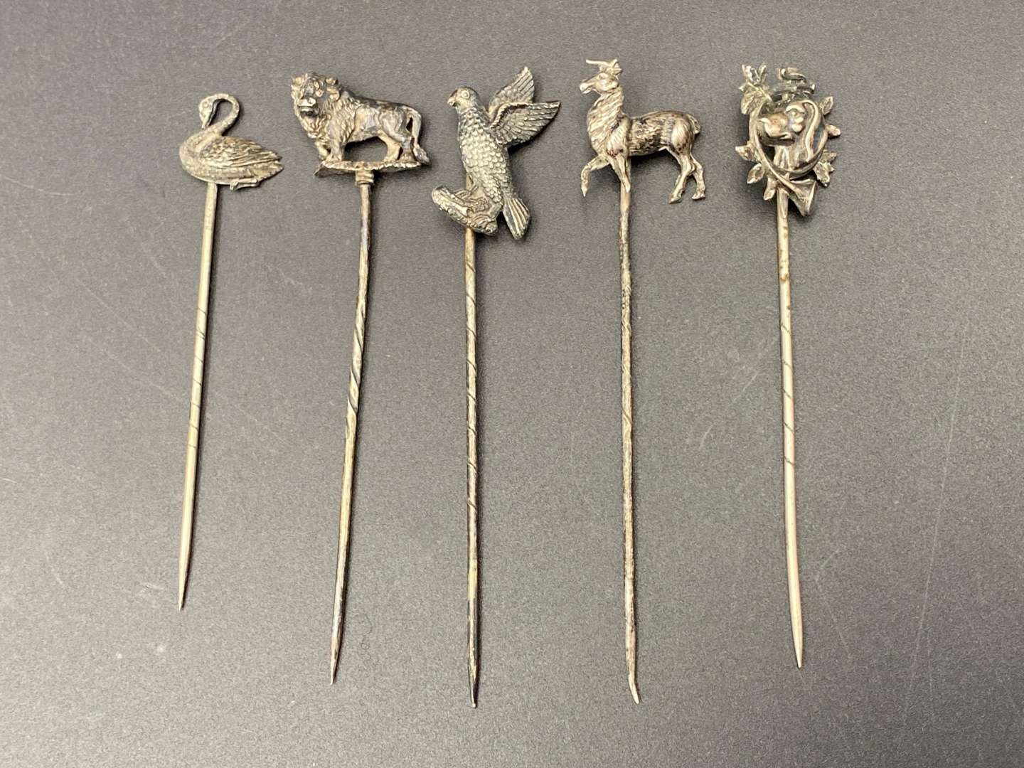 <p>STICK PINS X 5</p>