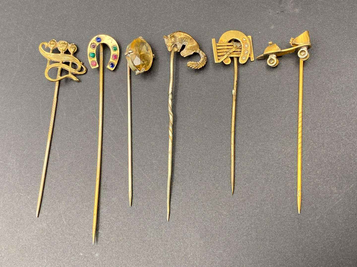 <p>STICK PINS X 6</p>