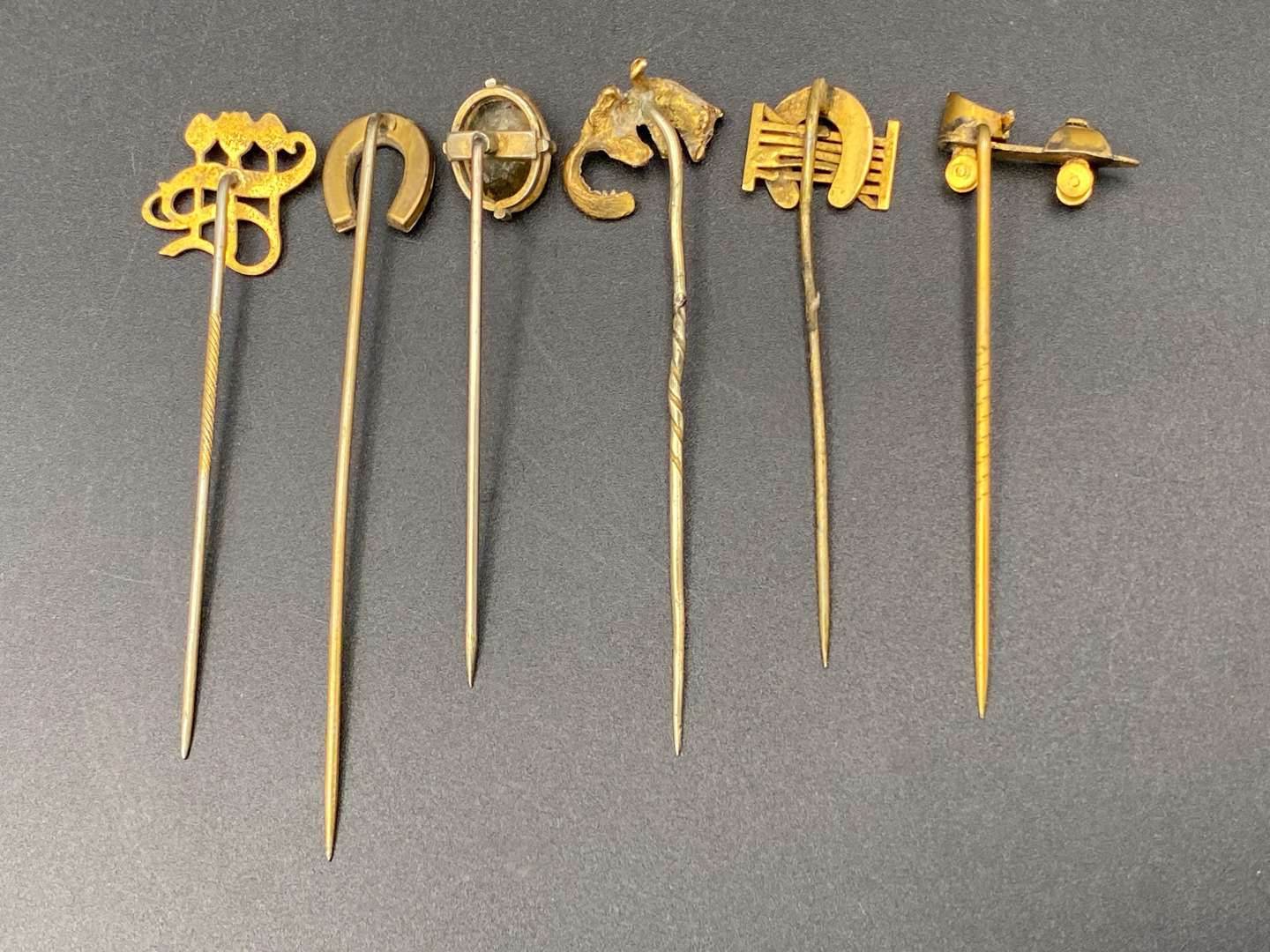 <p>STICK PINS X 6</p>