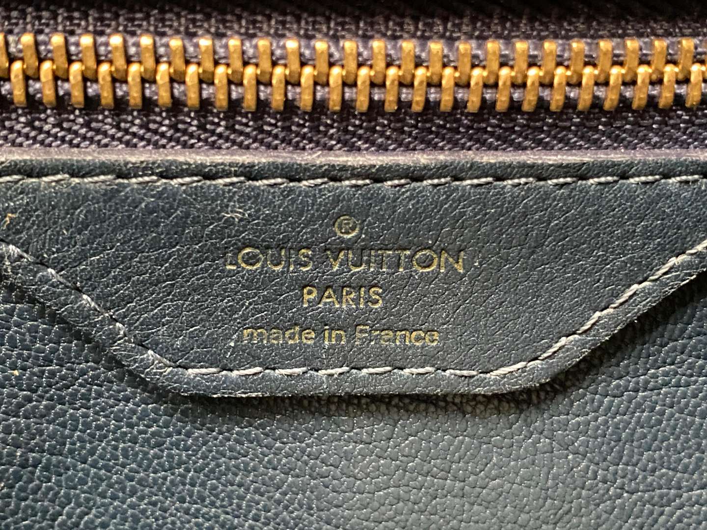 <p>LOUIS VUITTON, MAJESTUEUX, EXOTIQUE TOTE&nbsp;</p>