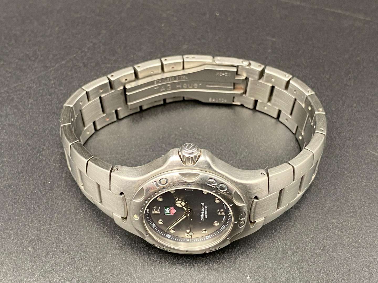 <p>TAG HEUER WRISTWATCH</p>