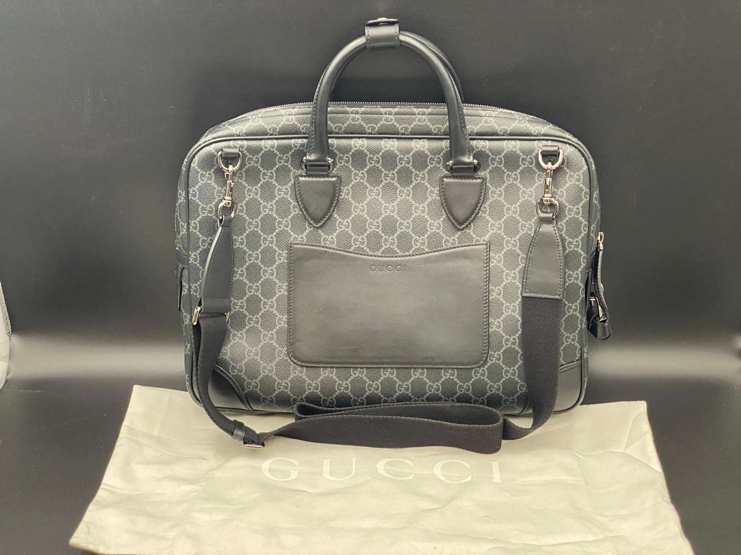 <p>GUCCI, MONOGRAMME SHOULDER BAG&nbsp;</p>