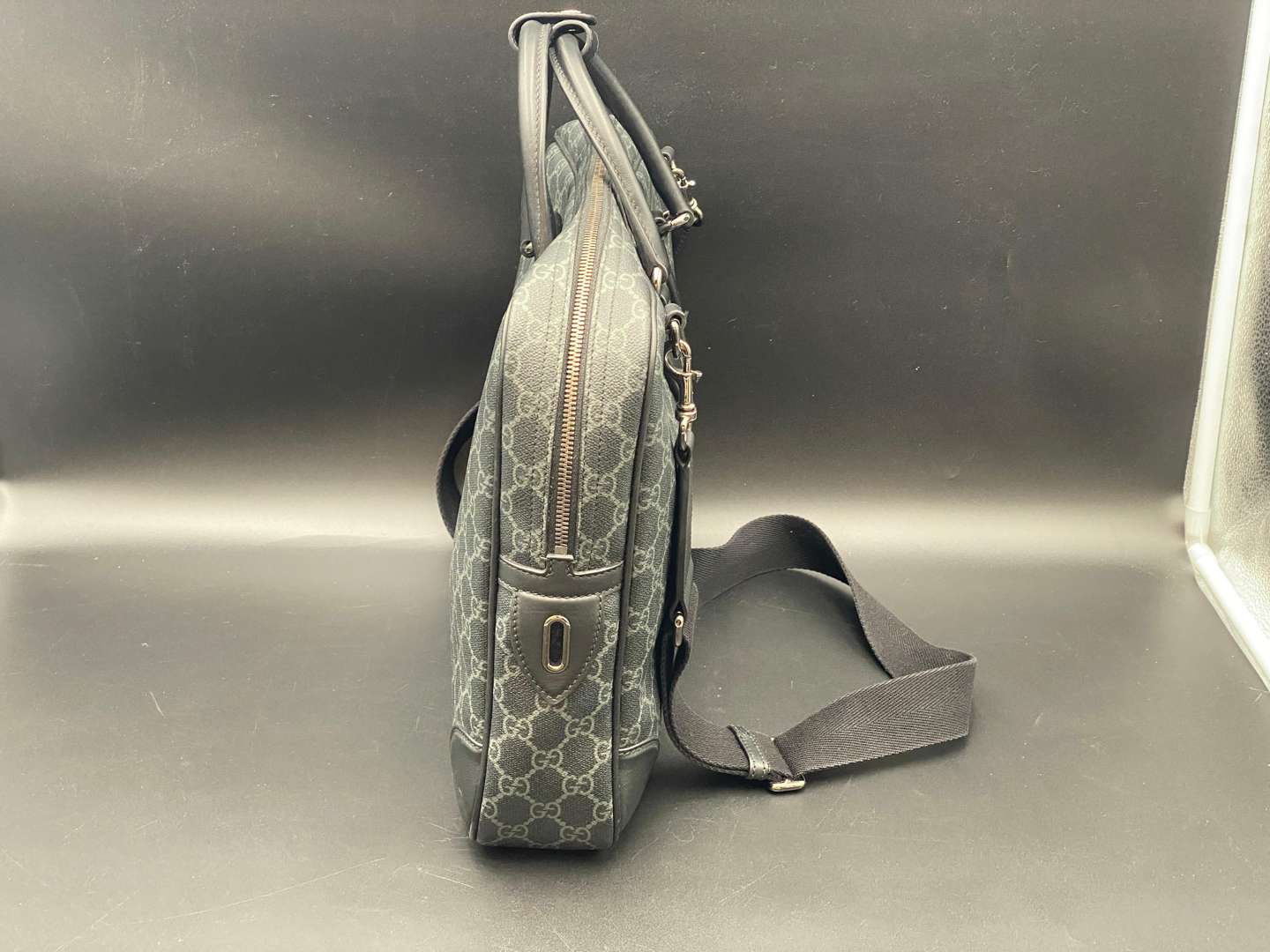 <p>GUCCI, MONOGRAMME SHOULDER BAG&nbsp;</p>