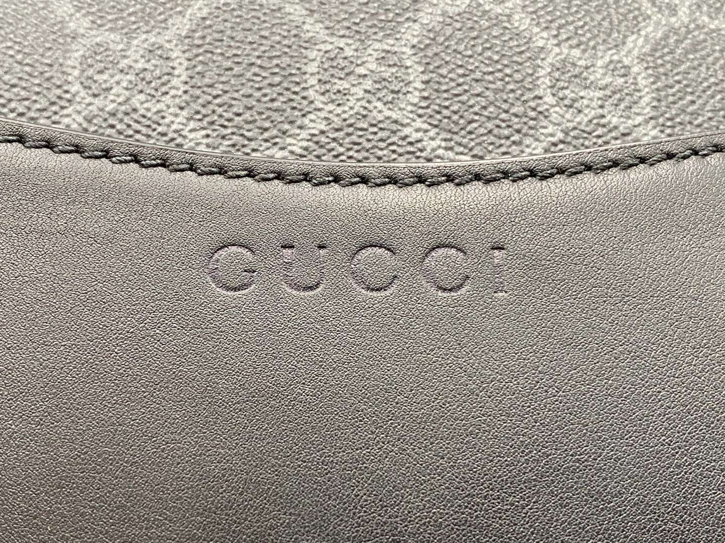 <p>GUCCI, MONOGRAMME SHOULDER BAG&nbsp;</p>