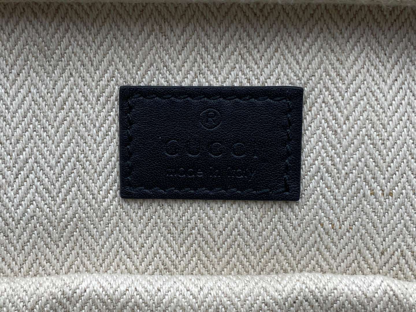 <p>GUCCI, MONOGRAMME SHOULDER BAG&nbsp;</p>