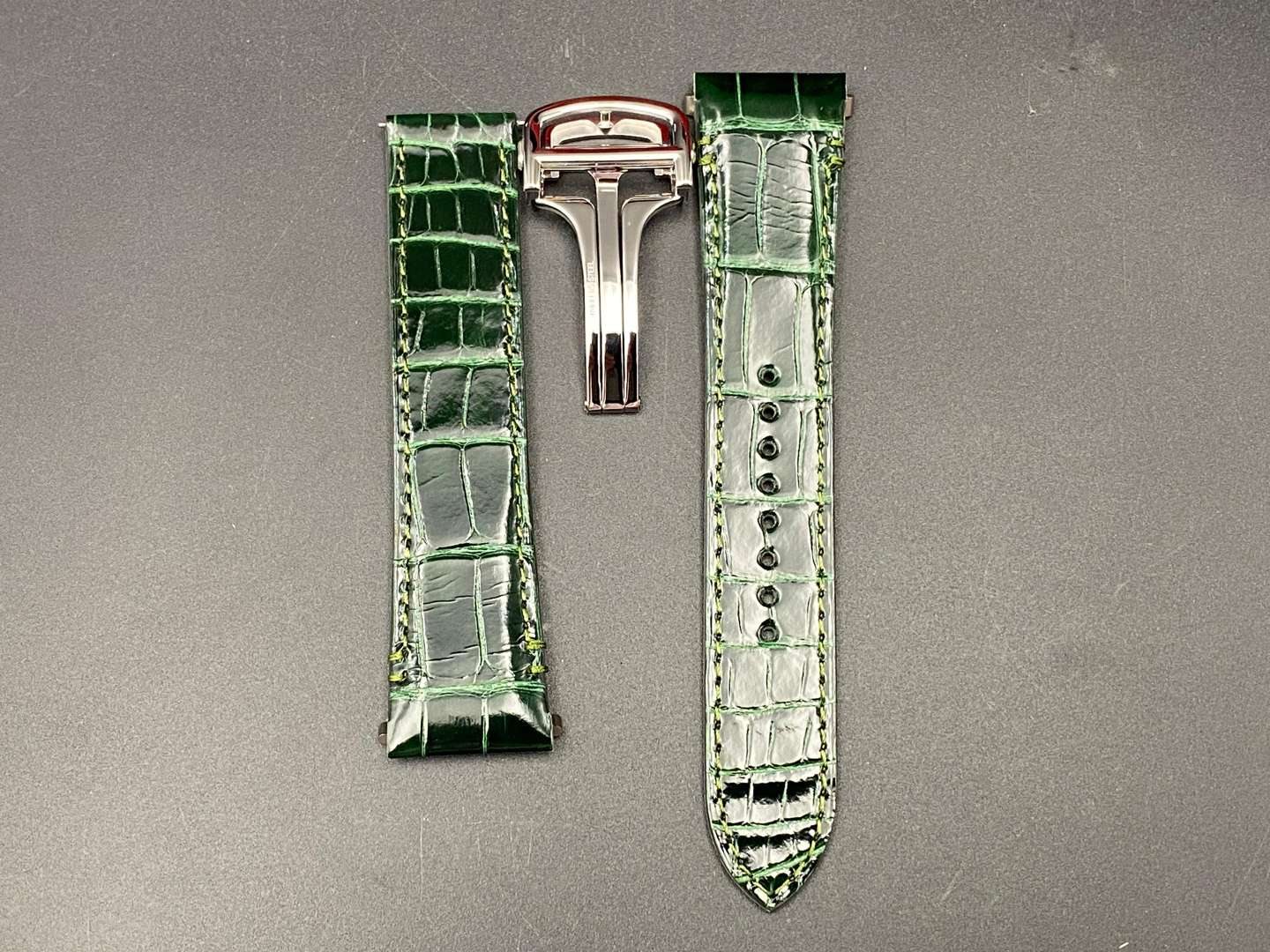 <p>CARTIER, SANTOS DE CARTIER WITH BOX AND PAPERS, REF WSSA0062, 4072485843EY</p>