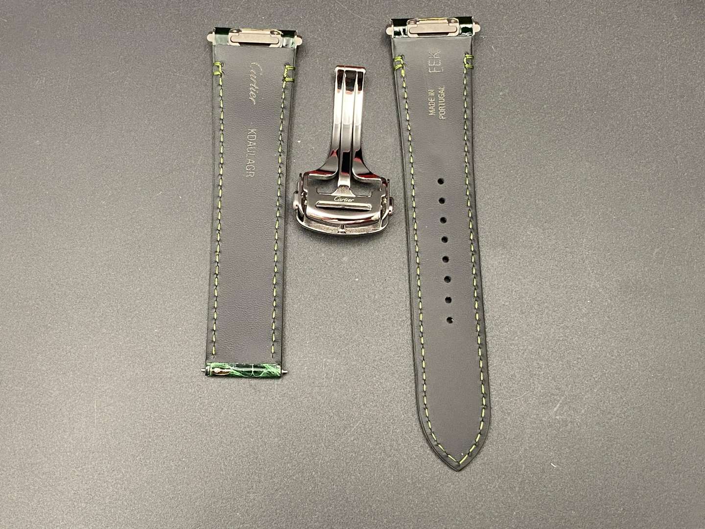 <p>CARTIER, SANTOS DE CARTIER WITH BOX AND PAPERS, REF WSSA0062, 4072485843EY</p>
