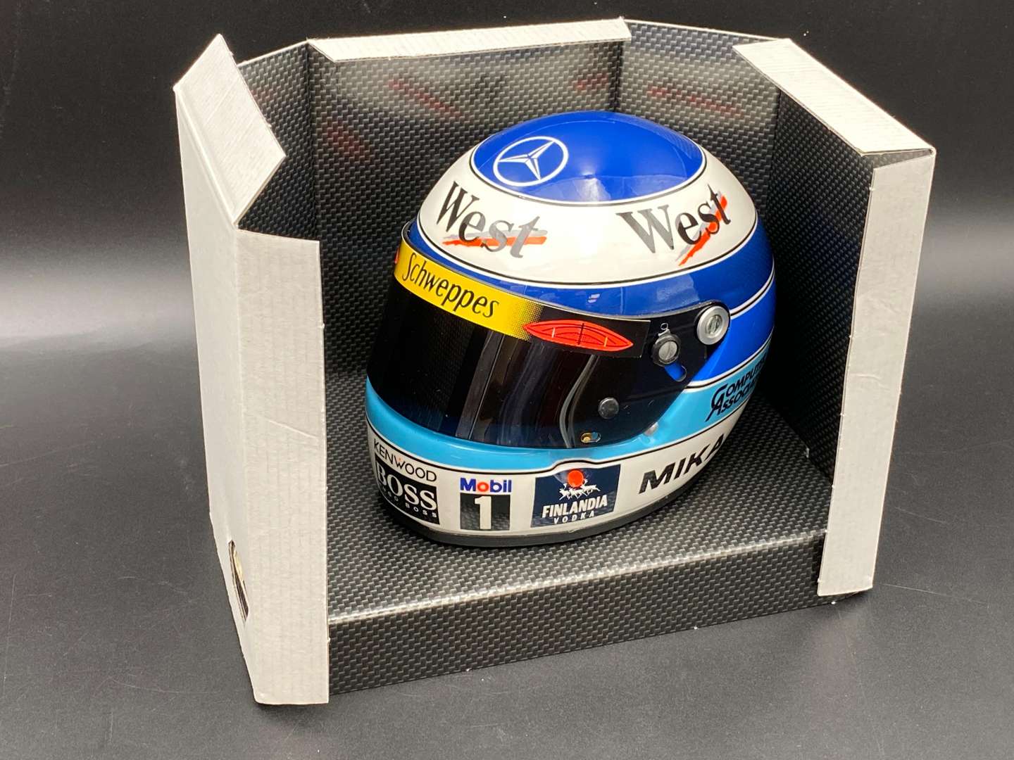 <p>S.P.O.R.T.S. MODELS, 1998 MIKA HAKKINEN</p>