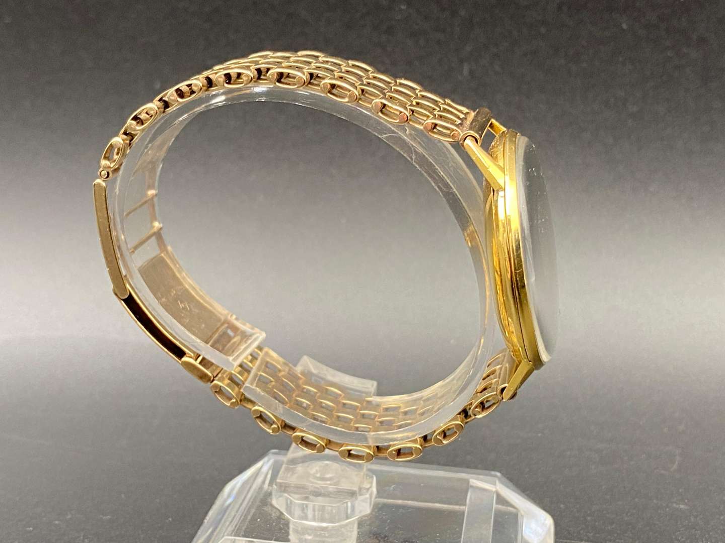 <p>ROLEX, MID 20th CENTURY 18K GOLD WRISTWATCH, 60118, 3667</p>