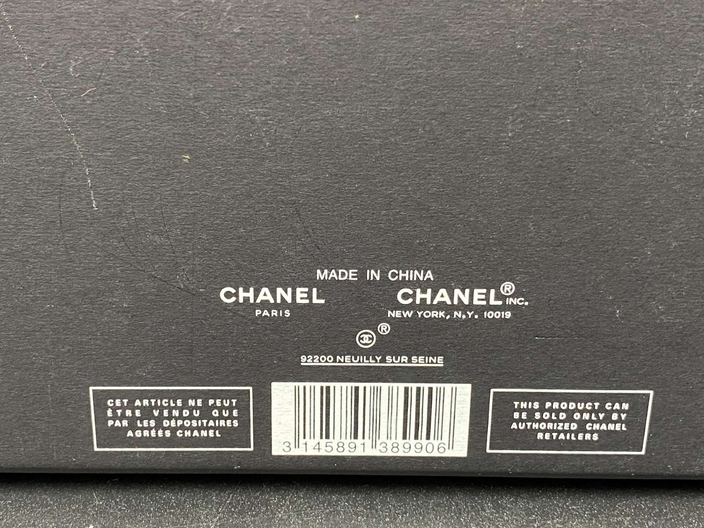 <p>CHANEL, BLACK & WHITE, La Boîte Laquée BEAUTY BOX</p>