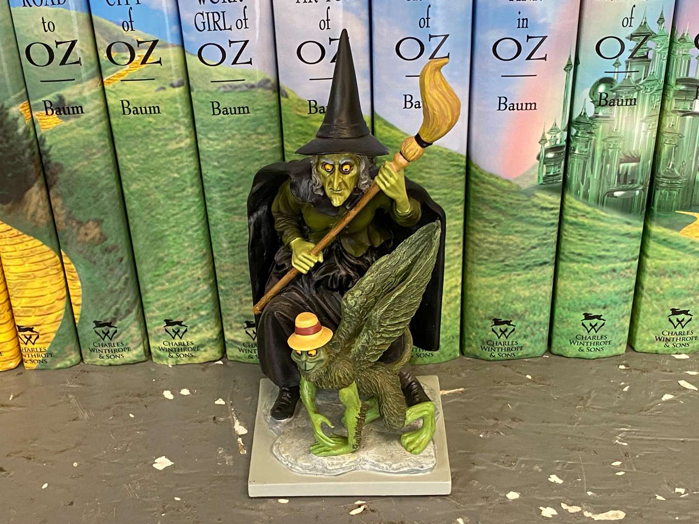 <p>WIZARD OF OZ SERIES, FACSIMILE REPLICA FIRST EDITIONS, L FRANK BAUM, (AUTHOR),CHARLES WINTHROPE & SONS (PUBLISHER) (15) + THREE BOOKENDS</p>