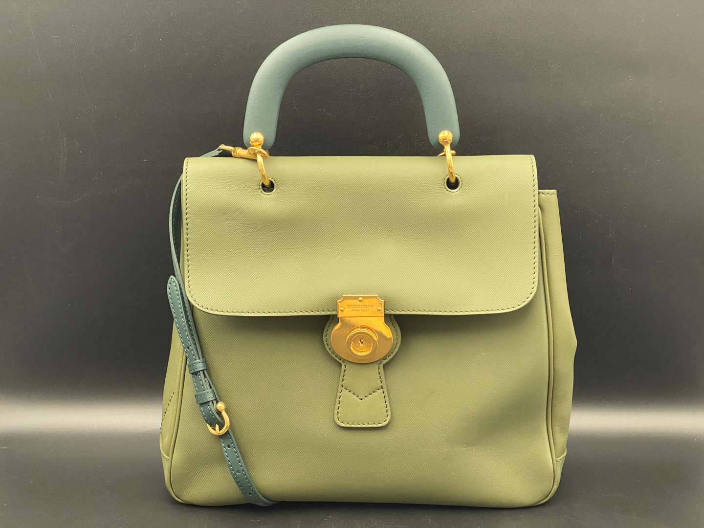 <p>BURBERRY DK88 LEATHER TOP HANDLE BAG</p>