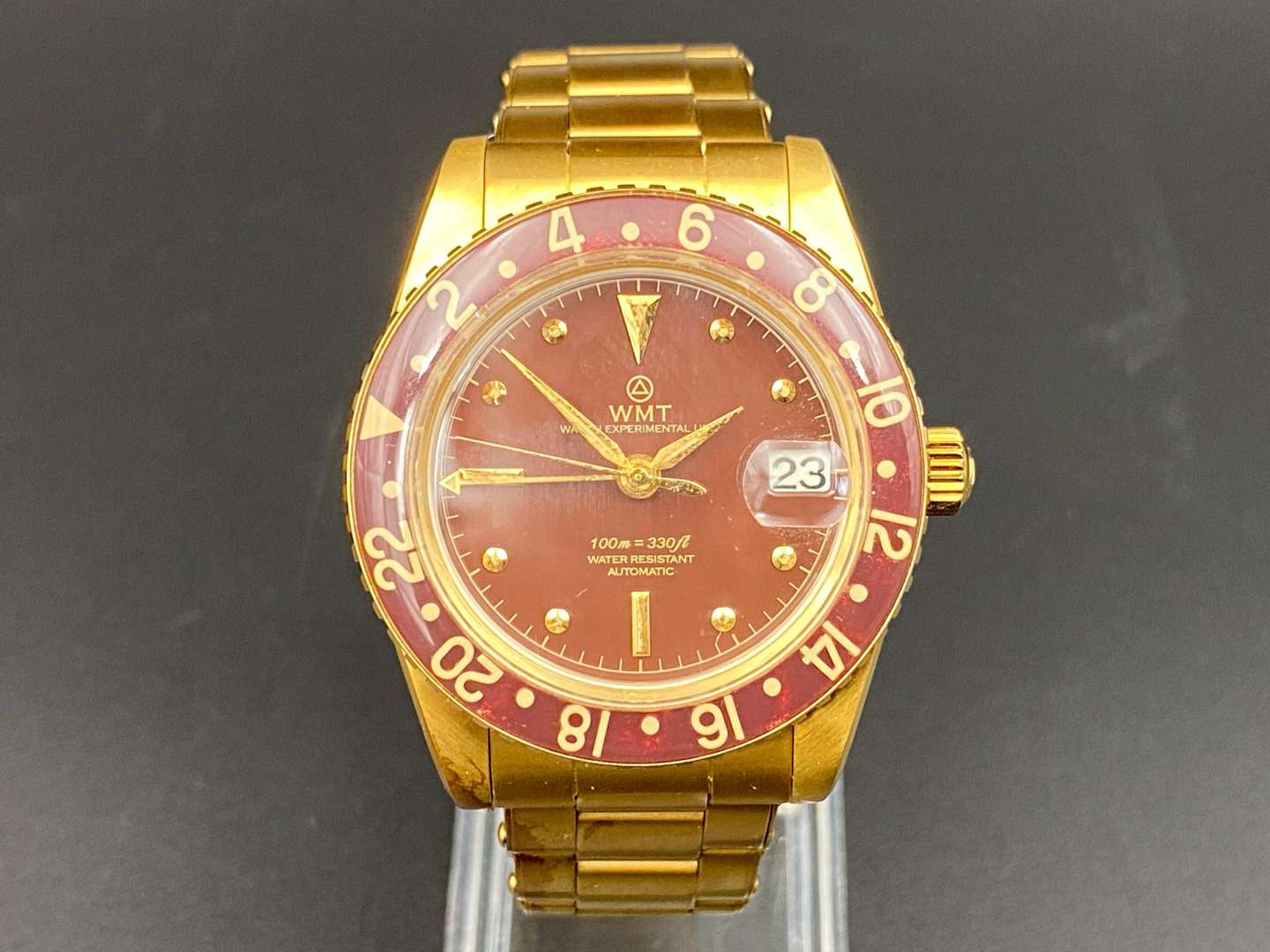 <p>WATCH EXPERIMENTAL UNIT, (WMT), PANTON MKII, a gilt metal, automatic, centre seconds, calendar wristwatch, 14390</p>