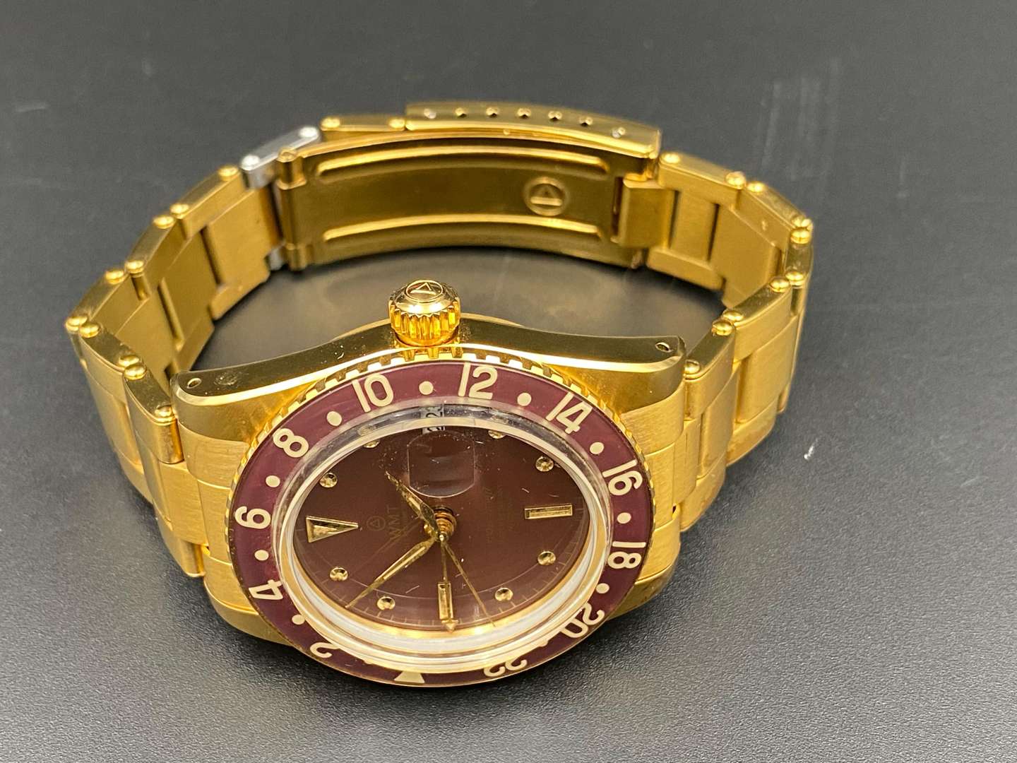 <p>WATCH EXPERIMENTAL UNIT, (WMT), PANTON MKII, a gilt metal, automatic, centre seconds, calendar wristwatch, 14390</p>