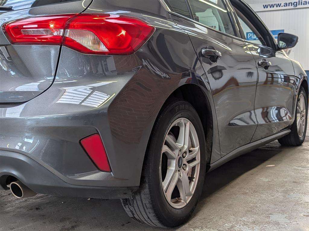 <p>2018 FORD FOCUS ZETEC</p>