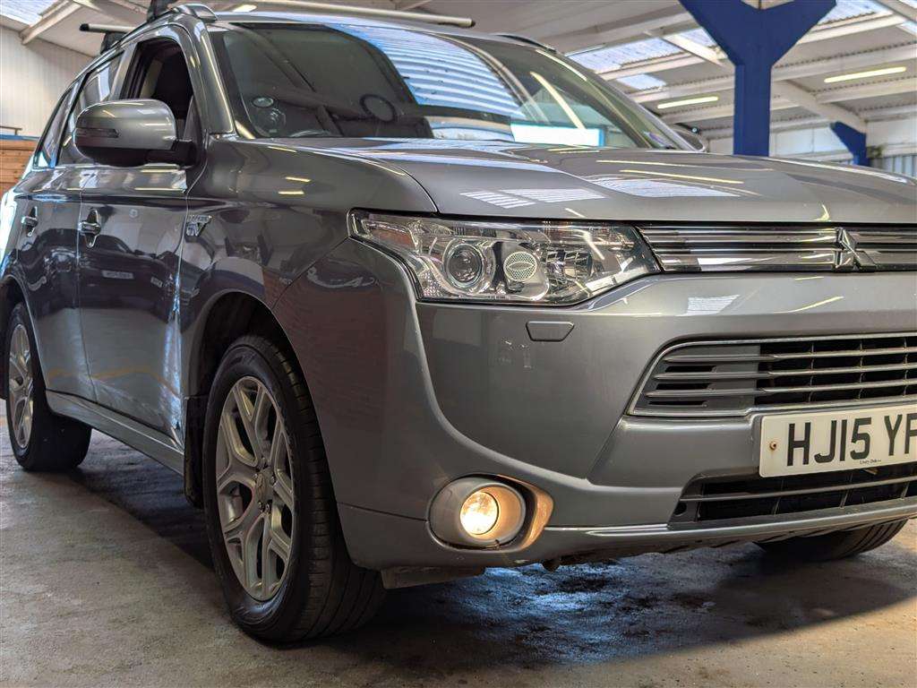 <p>2015 MITSUBISHI OUTLANDER GX4H PHEV 4WORK</p>