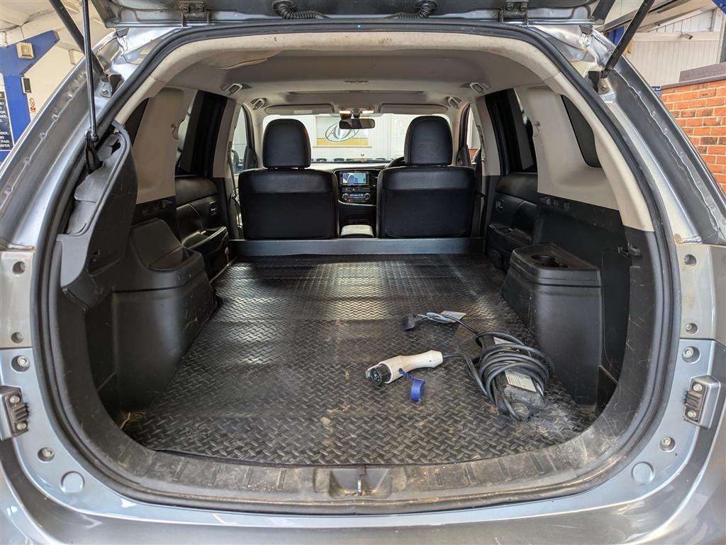 <p>2015 MITSUBISHI OUTLANDER GX4H PHEV 4WORK</p>