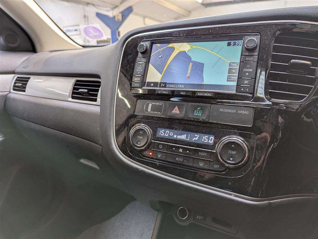 <p>2015 MITSUBISHI OUTLANDER GX4H PHEV 4WORK</p>