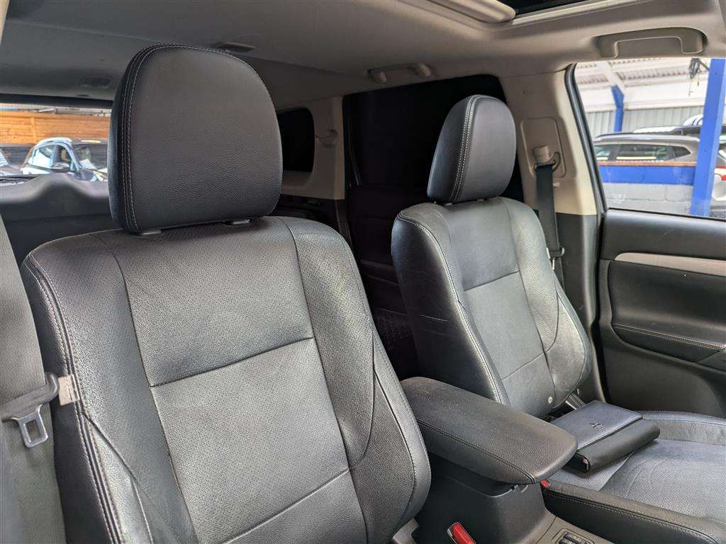 <p>2015 MITSUBISHI OUTLANDER GX4H PHEV 4WORK</p>