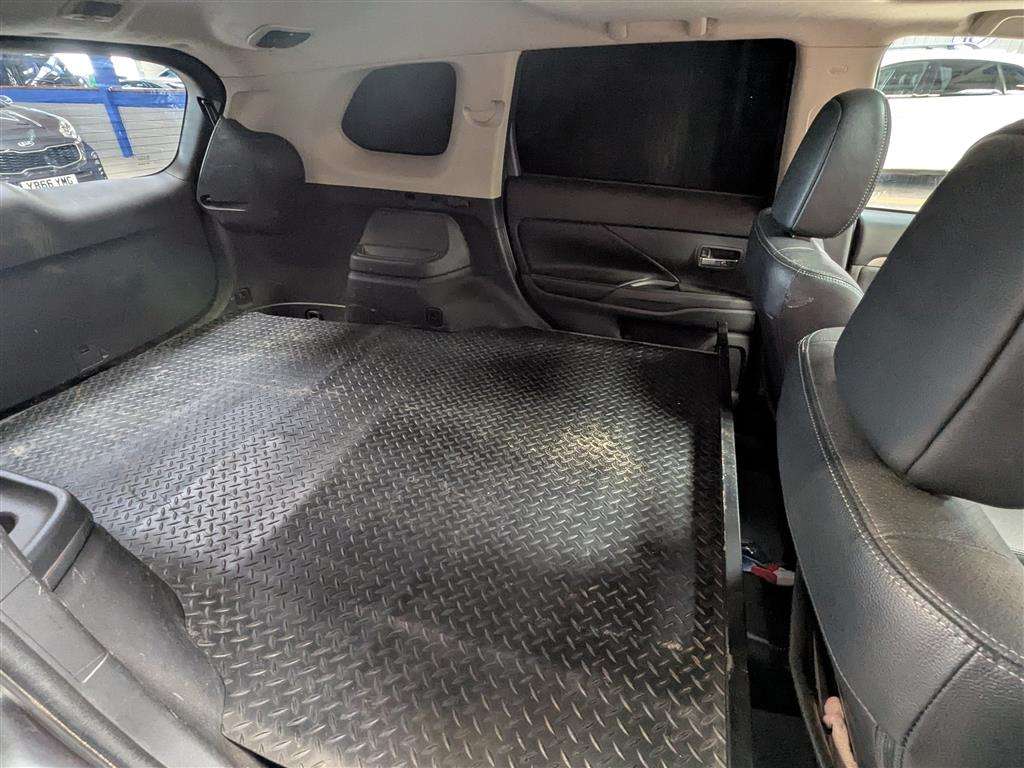 <p>2015 MITSUBISHI OUTLANDER GX4H PHEV 4WORK</p>