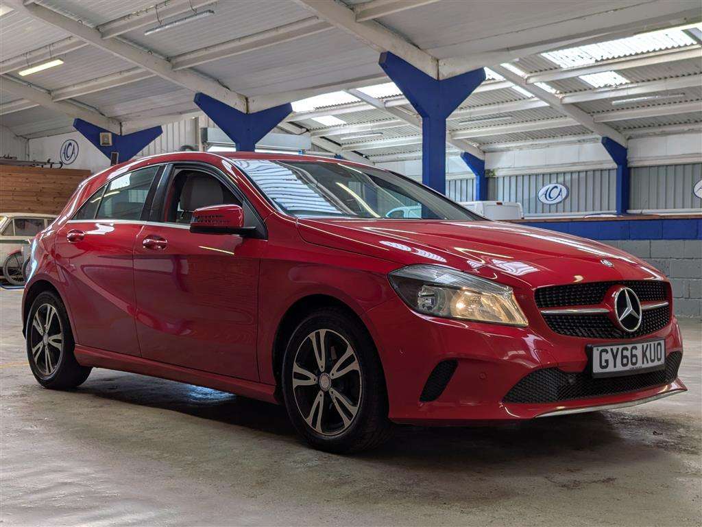 <p>2016 MERCEDES-BENZ A 200 D SE EXECUTIVE</p>