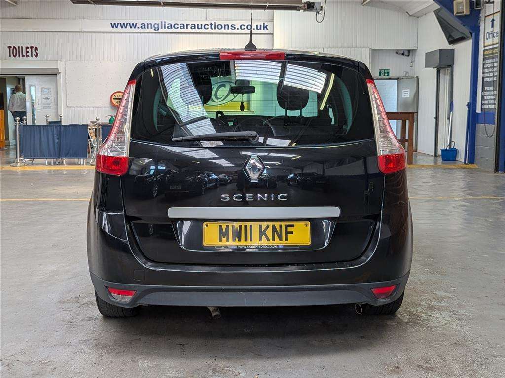 <p>2011 RENAULT GRAND SCENIC D-QUE TT VVT</p>