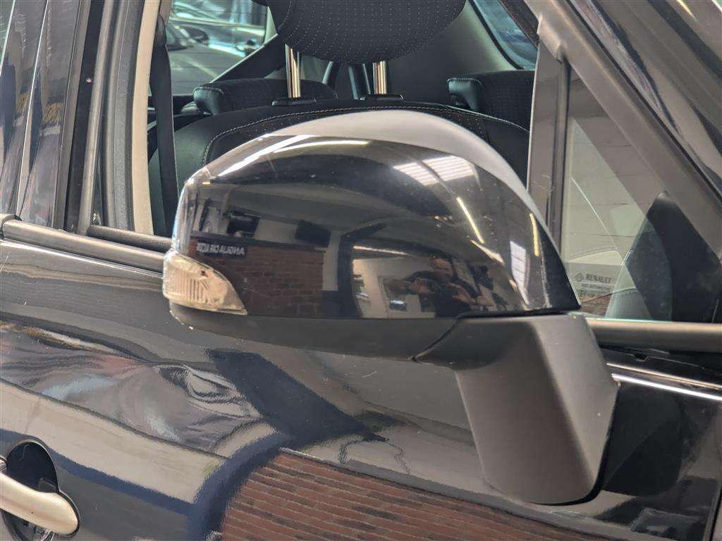 <p>2011 RENAULT GRAND SCENIC D-QUE TT VVT</p>
