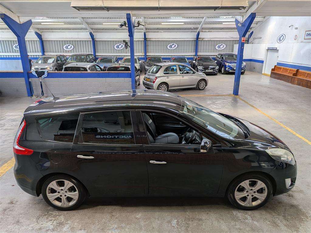 <p>2011 RENAULT GRAND SCENIC D-QUE TT VVT</p>