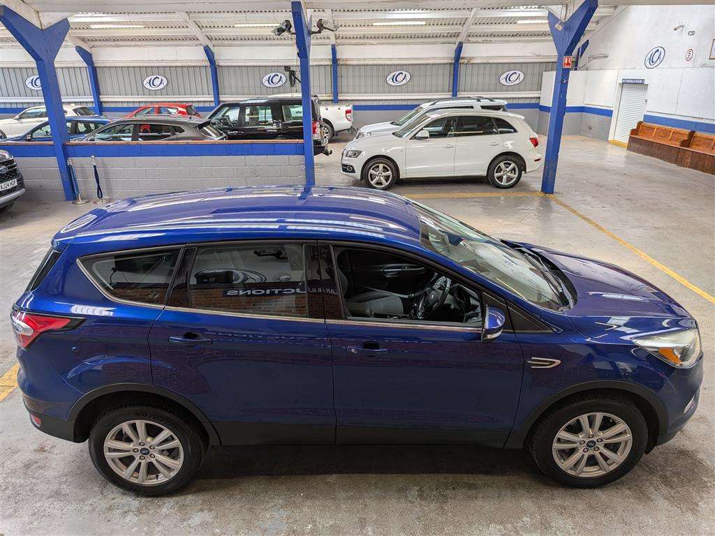 <p>2017 FORD KUGA ZETEC TDCI</p>