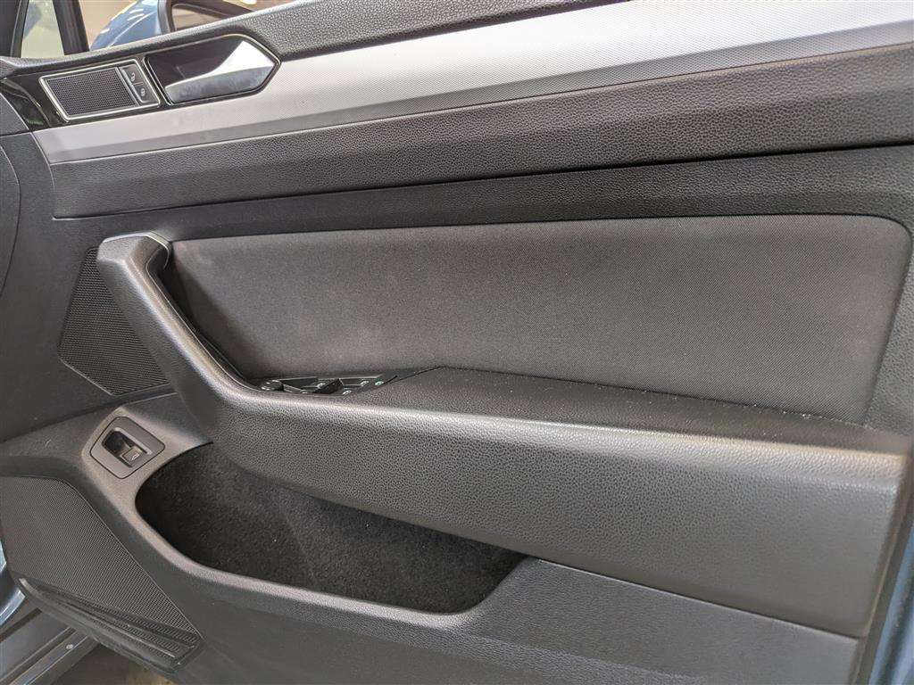 <p>2018 VOLKSWAGEN PASSAT SE BUSINESS TDI BM</p>