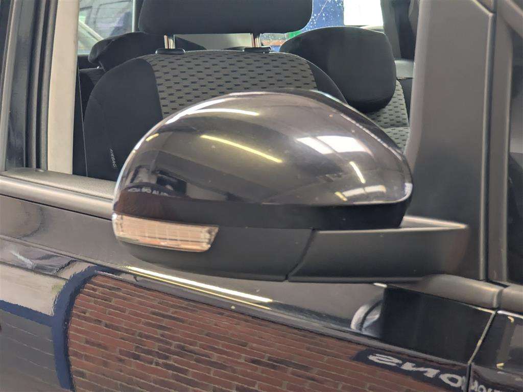 <p>2012 VOLKSWAGEN SHARAN S BLUEMOTION TDI S</p>