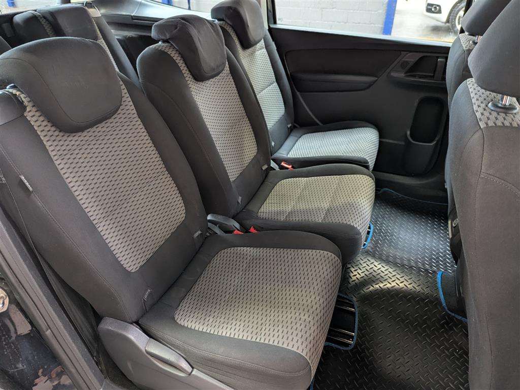 <p>2012 VOLKSWAGEN SHARAN S BLUEMOTION TDI S</p>