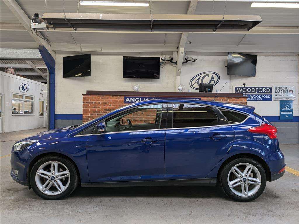 <p>2017 FORD FOCUS ZETEC</p>
