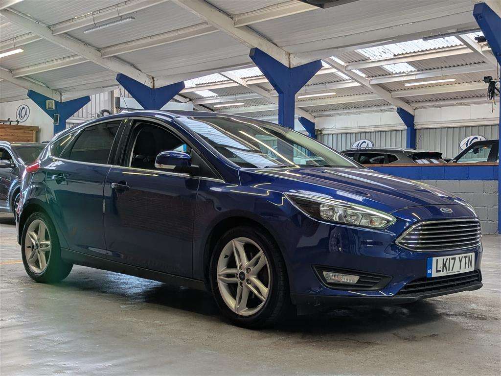 <p>2017 FORD FOCUS ZETEC</p>