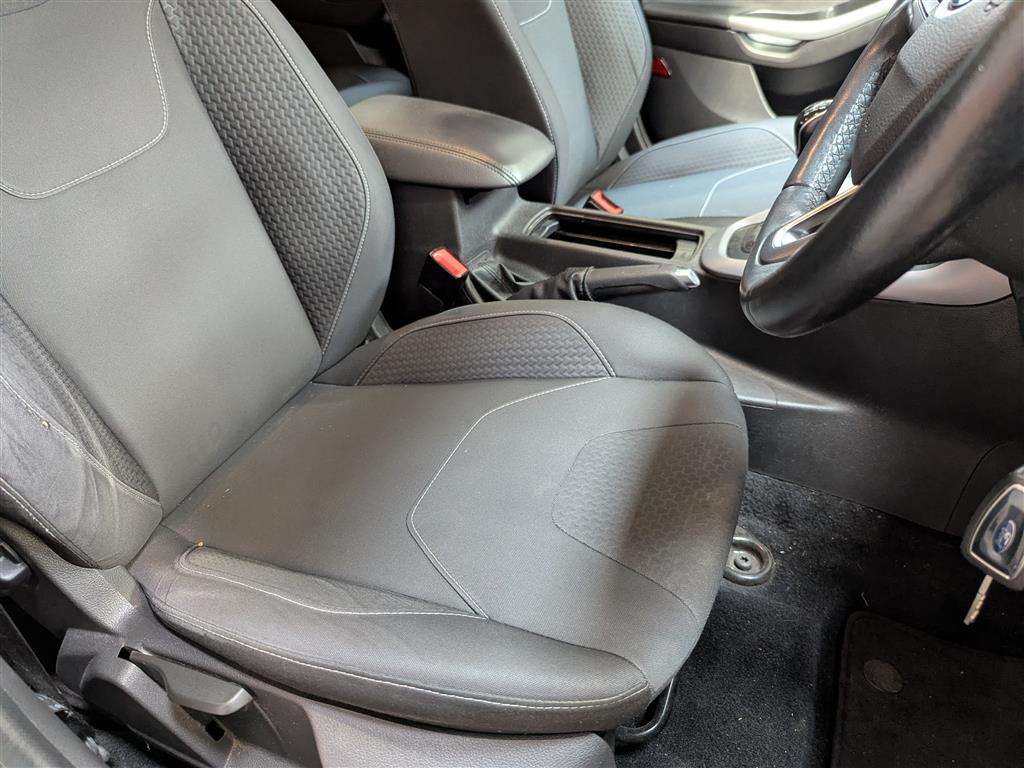 <p>2017 FORD FOCUS ZETEC</p>