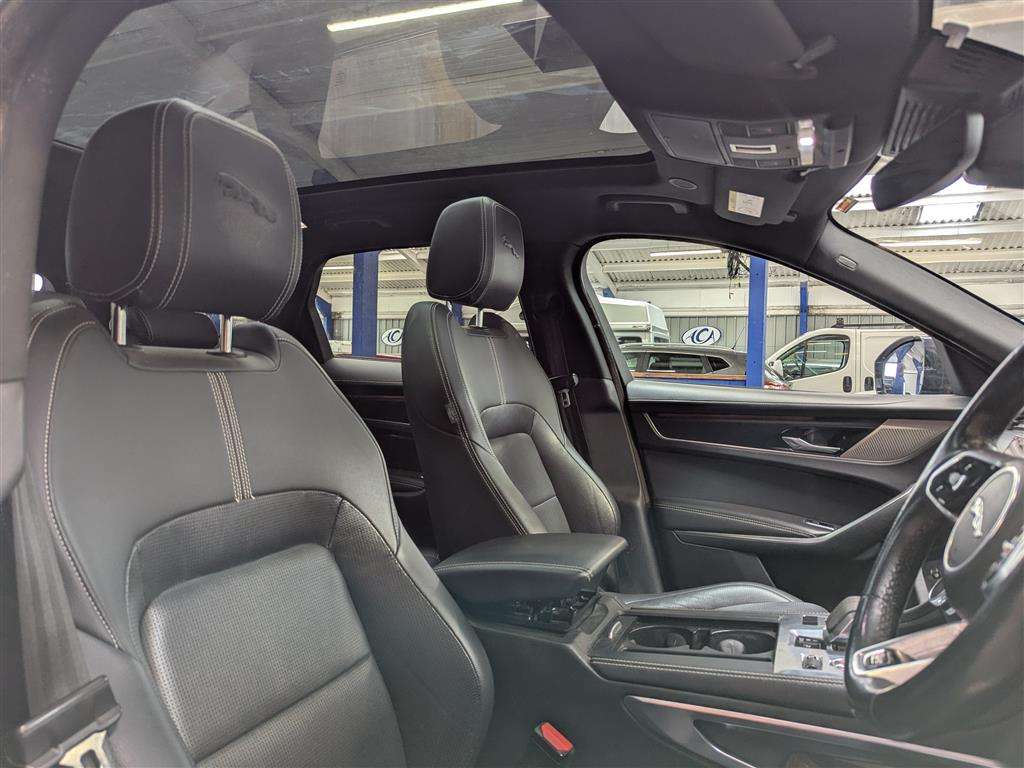 <p>2023 JAGUAR F-PACE RDYNAMIC BLK PHEV</p>