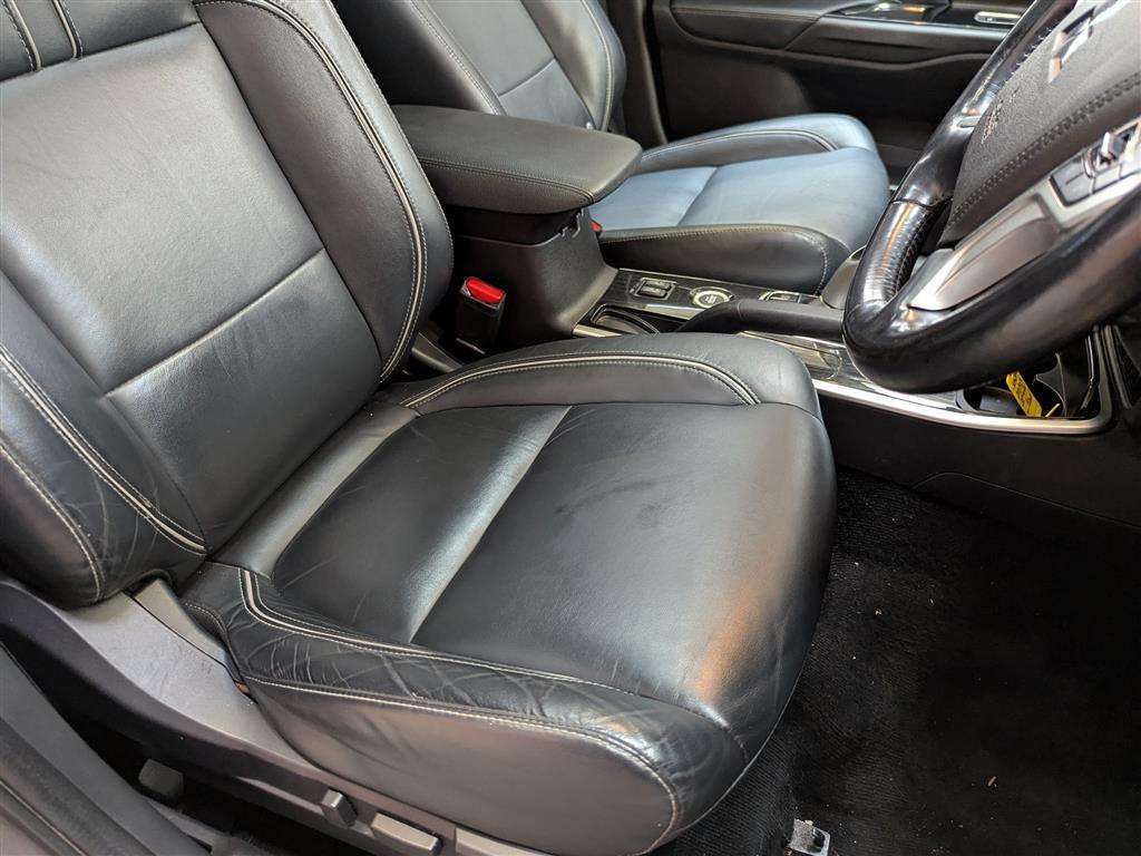 <p>2016 MITSUBISHI OUTLANDER GX 4H PHEV S-A</p>