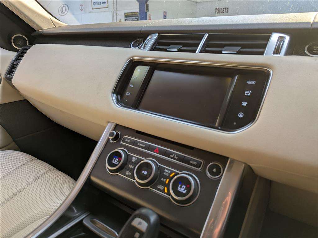 <p>2015 LAND ROVER R ROVER SPORT HSE DYNAM S</p>
