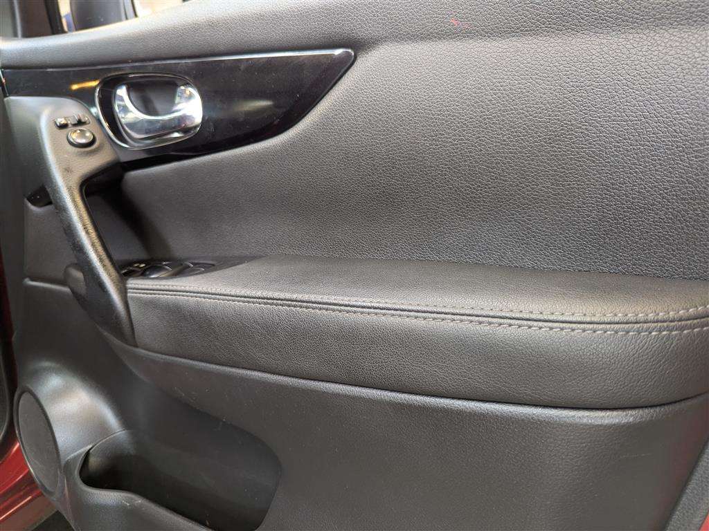 <p>2016 NISSAN QASHQAI TEKNA DCI</p>