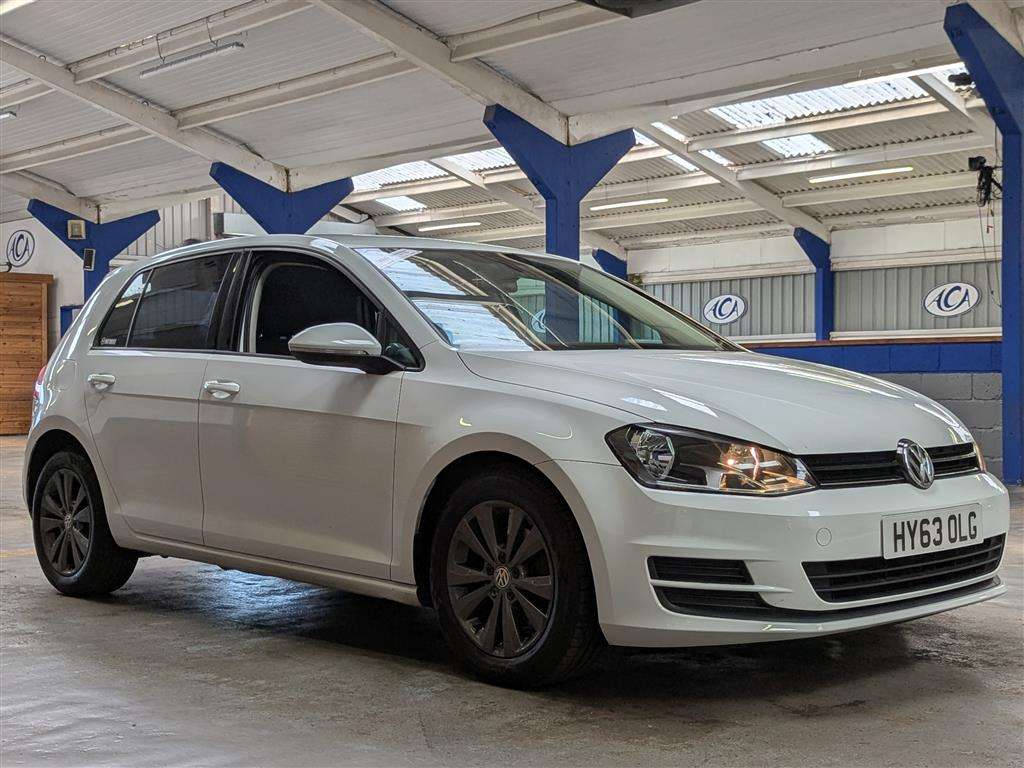 <p>2013 VOLKSWAGEN GOLF SE BLUEMOTION TECH T</p>