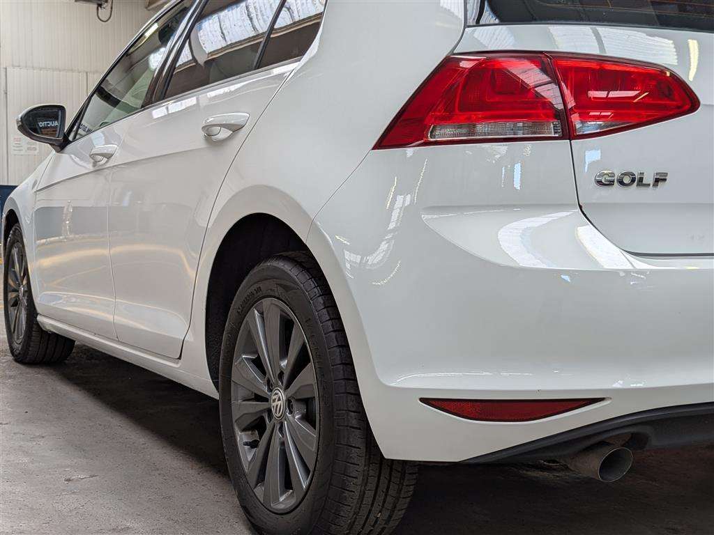 <p>2013 VOLKSWAGEN GOLF SE BLUEMOTION TECH T</p>