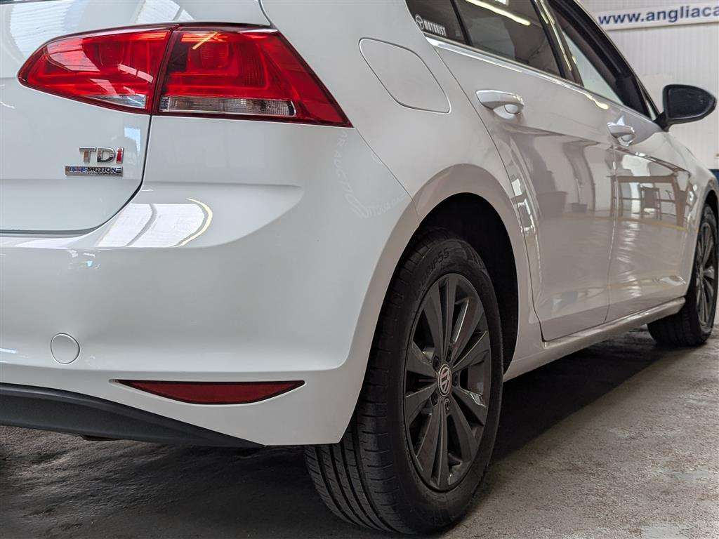 <p>2013 VOLKSWAGEN GOLF SE BLUEMOTION TECH T</p>