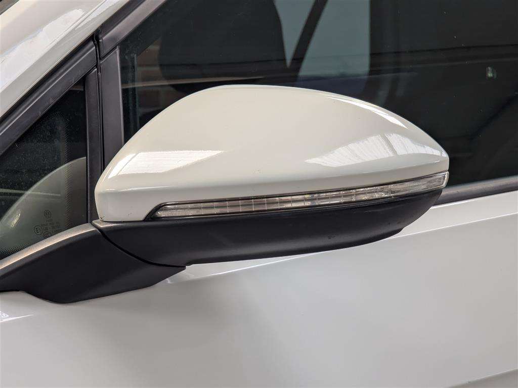 <p>2013 VOLKSWAGEN GOLF SE BLUEMOTION TECH T</p>