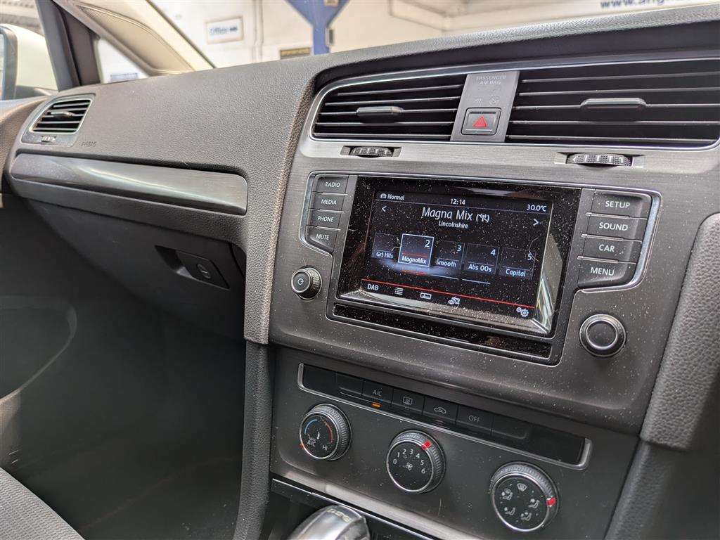 <p>2013 VOLKSWAGEN GOLF SE BLUEMOTION TECH T</p>