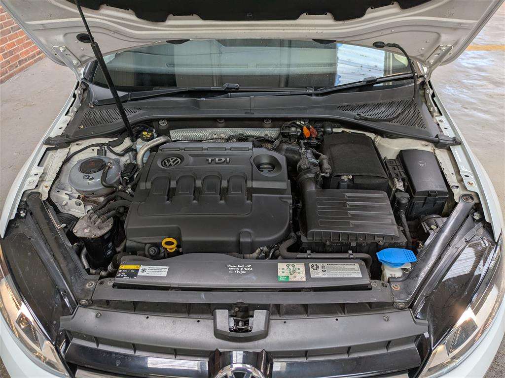 <p>2013 VOLKSWAGEN GOLF SE BLUEMOTION TECH T</p>